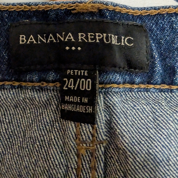 Banana Republic Women’s Dark Blue Denim Shorts - Picture 3 of 3